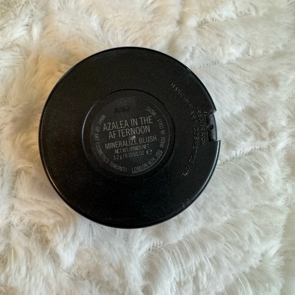 MAC Cosmetics Azalea in the Afternoon Mineralize Blush pink mineral powder